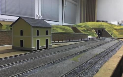 Detail dolního nádraží na zapůjčeném kolejišti