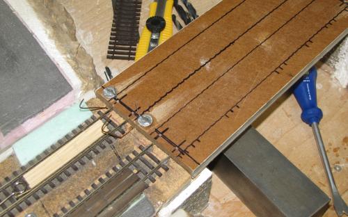 08/2018 - Řešení elektrického připojení kolejí na mostě ke trati