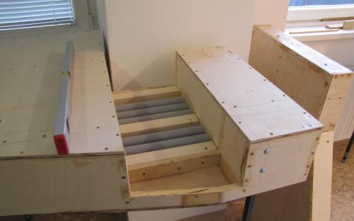 Tentýž rám při pohledu seshora (trubky jsou pro elektroinstalaci)