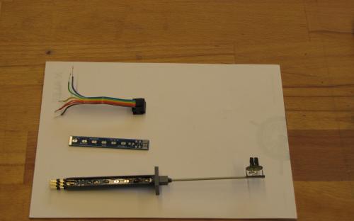 Malý plošný spoj pro odpory pro napájení LED diod v návěstidlech