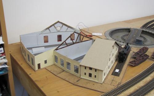 06/2024 - Stavba modelu rotundy pomalu přibývá