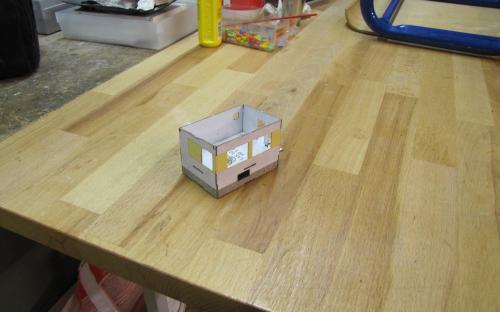 Rozdělané stavědlo ze stavebnice z kartonu - (Arťom K. -18 let)